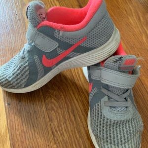 Girls Nike sneakers, size 10.